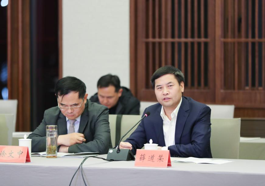 北京異地高考新規(guī)定下的獨特小巷探秘，遇見一家特色小店